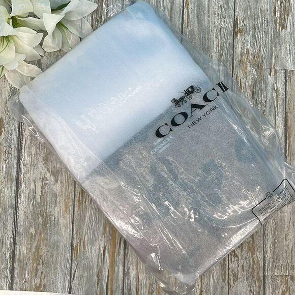 Coach City Bucket Bag Crossbody In Signature Canvas With Bow Print Purse - Picture 10 of 10